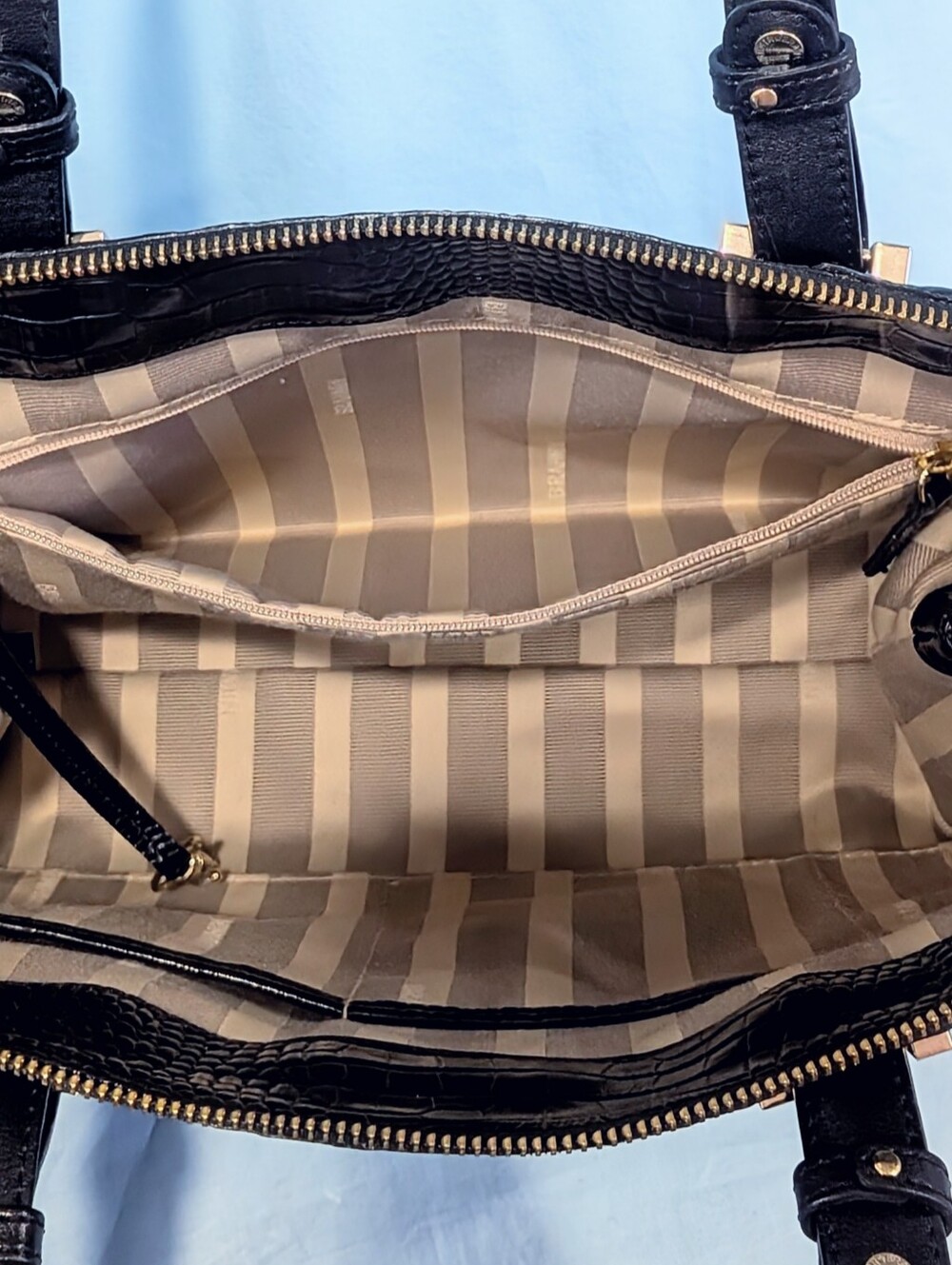 VEUC Brahmin Small Alice in Black Carlisle - Picture 8 of 9